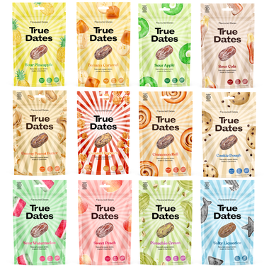 True Dates Probierset – 12 Sorten, 12×100g | Sour Pineapple, Banana Caramel, Sour Cola, Sweet Peach, Peanut Butter, Cookie, Salty Liquorice, Popcorn, Pistachio, Cinnamon Roll, Watermelon, Sour Apple | natürlich aromatisierte Datteln