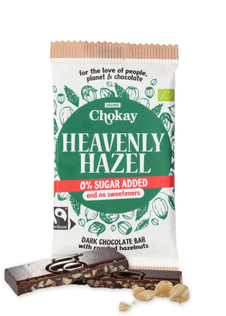 Chokay dunkle Bio Heavenly Hazel Schokoladen-Tafel Vorderansicht und zwei Schokoladenriegel