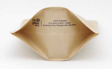 Pyramiden-Teebeutel Nachfüllpackung Chun Me Grüntee Bodenansicht mit I am Green Logo